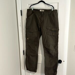 G-1000 40 long. Like new condition no visible wear.